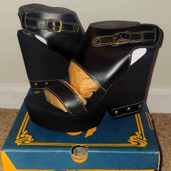 Sbicca Studded Wedges - Picture 2 of 4